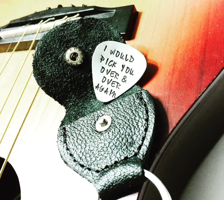 CUSTOM LASER ENGRAVED GUITAR PICK W/ KEYCHAIN CASE